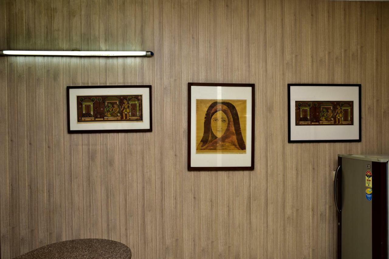2Bhk Comfortable Furnished Serviced Apartments In Hauz Khas - Woodpecker Apartments นิวเดลี ภายนอก รูปภาพ